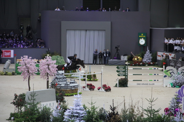 Ben Maher et Explosion W, les champions olympiques 2021, s’emparent du mythique Top 10 au CHI de Genève