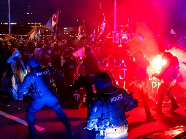 “Mobilisation 2 octobre” (02.10.2025) a été tirée du média RTS “Mobilisation 2 octobre” (02.10.2025) a été tirée du média RTS