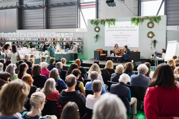 Être invité d’honneur au salon du livre : prestige,  visibilité ou rémunération ?