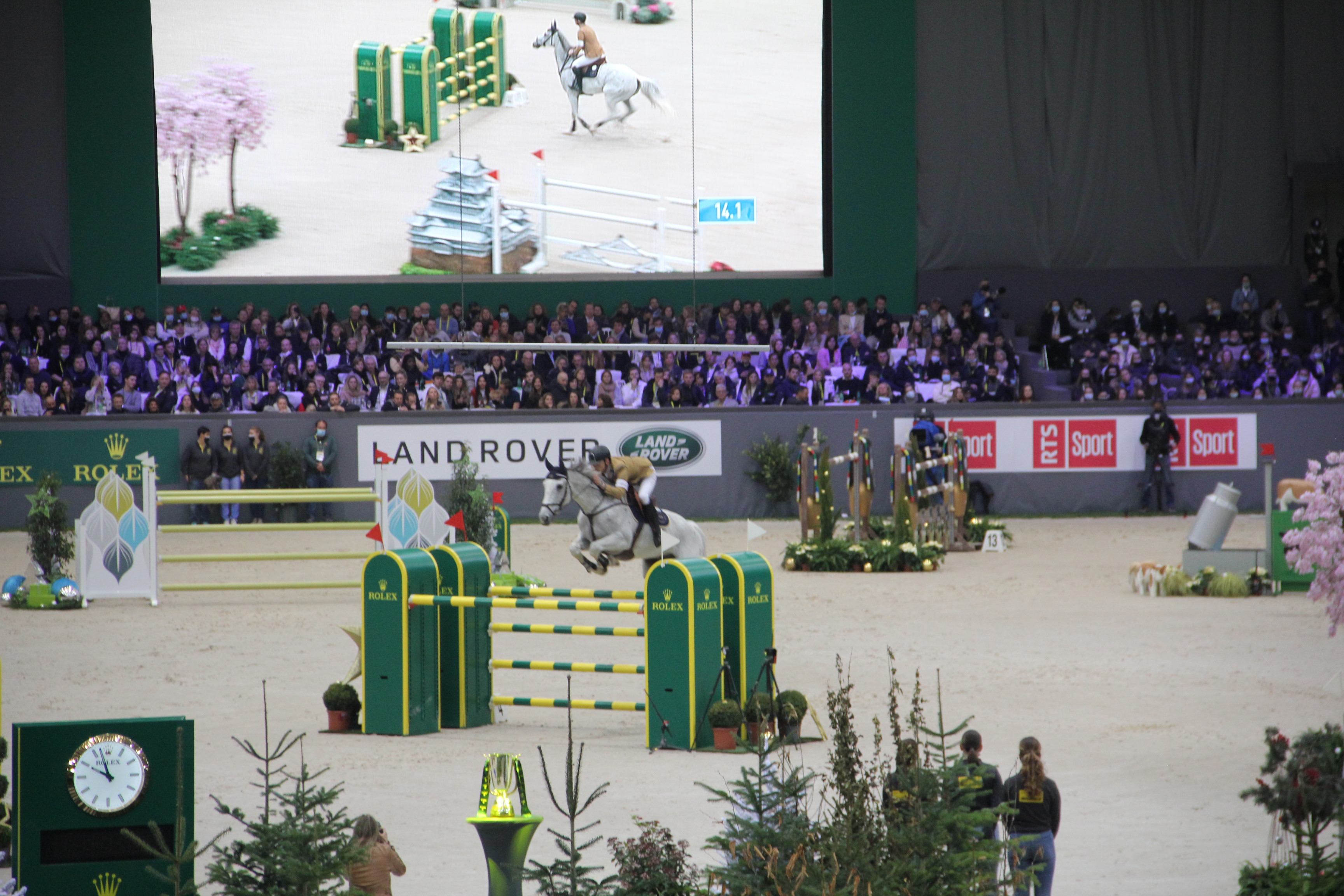 Ben Maher et Explosion W, les champions olympiques 2021, s’emparent du mythique Top 10 au CHI de Genève